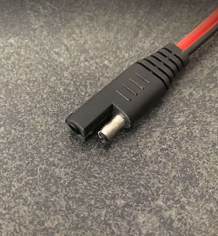 SAE Kabel mit Stecker Universal